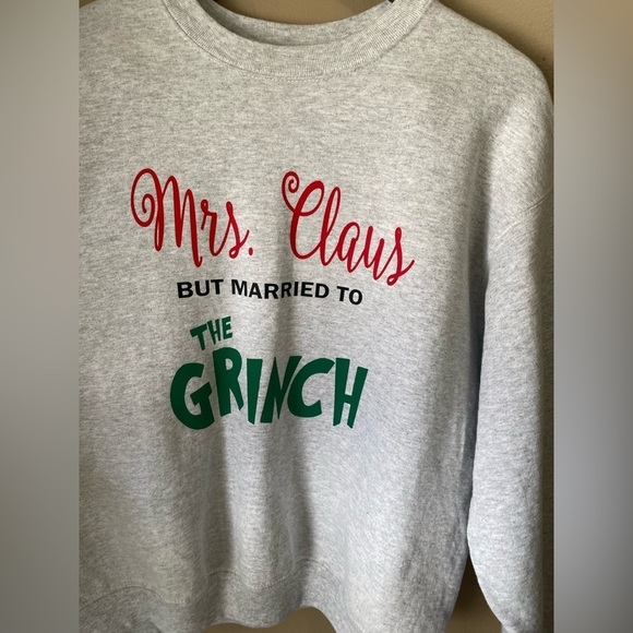 100% Cotton Fleece Crewneck Christmas Grinch Claus Sweatshirt - Picture 5 of 7